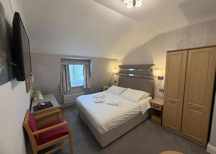 Kingswaypark Hotel At Park Avenue London