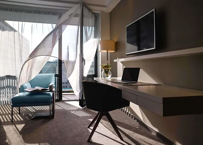 Pullman Paris Tour Eiffel Otel