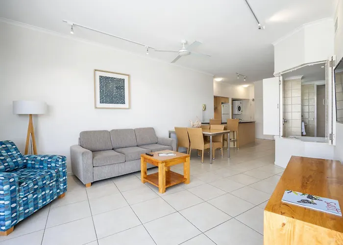 Rolling Surf Resort Caloundra