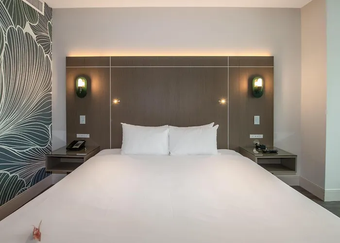 Coast Coal Harbour Vancouver Hotel By Apa