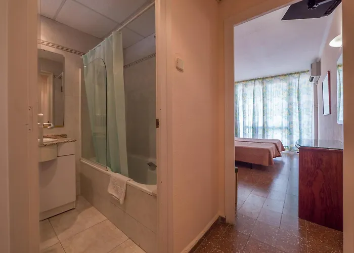 Hotel Checkin Garbí Calella