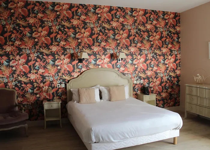 Hotel 4 Etoiles - Restaurants & Spa Perier Du Bignon Laval 