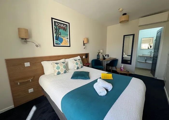 Un Hotel Sur Le Port La Rochelle 
