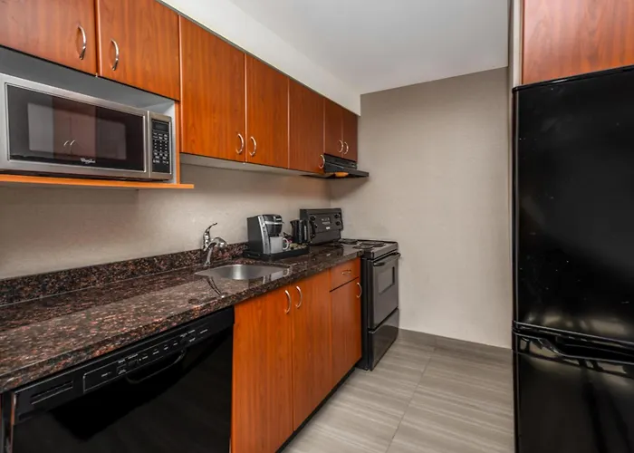 Coast Calgary Downtown Hotel & Suites By Apa