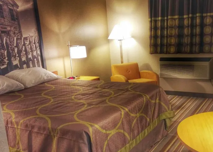 Super 8 By Wyndham Dillon Motel