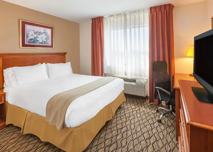 Baymont By Wyndham Chelsea Hotel