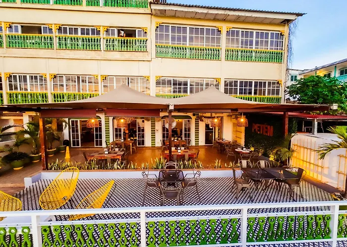 Hotel Peten Flores