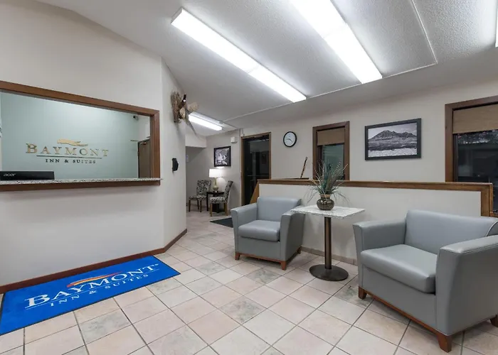 Baymont By Wyndham Pierre Hotel