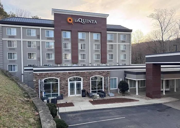 La Quinta Inn & Suites By Wyndham Downtown Asheville