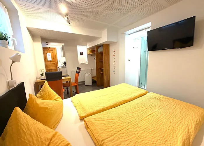 Gästehaus Sommertal, eigener Parkplatz, 800m zum Bodensee, 300m zur Altstadt Meersburg