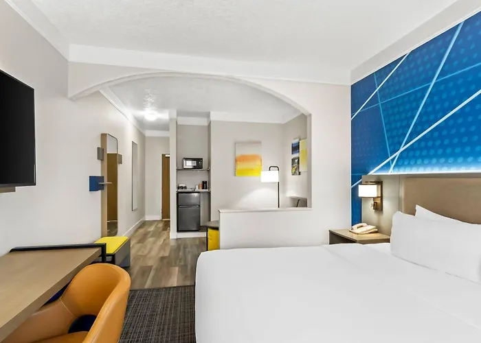 Comfort Suites Clackamas