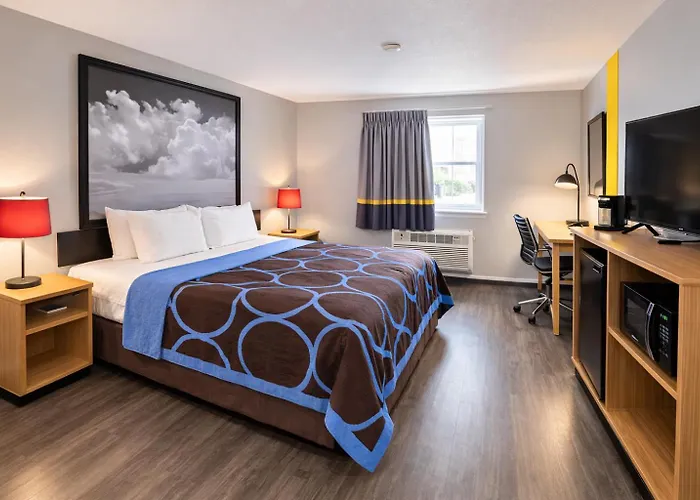 Super 8 By Wyndham Lewiston Hotel
