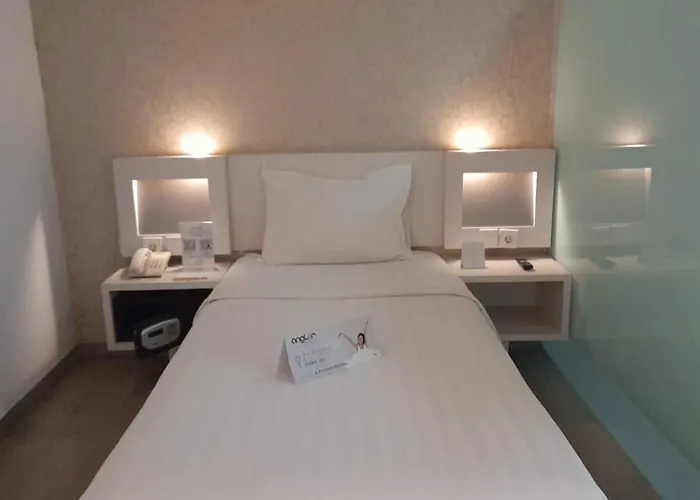 Whiz Hotel Cikini Jakarta