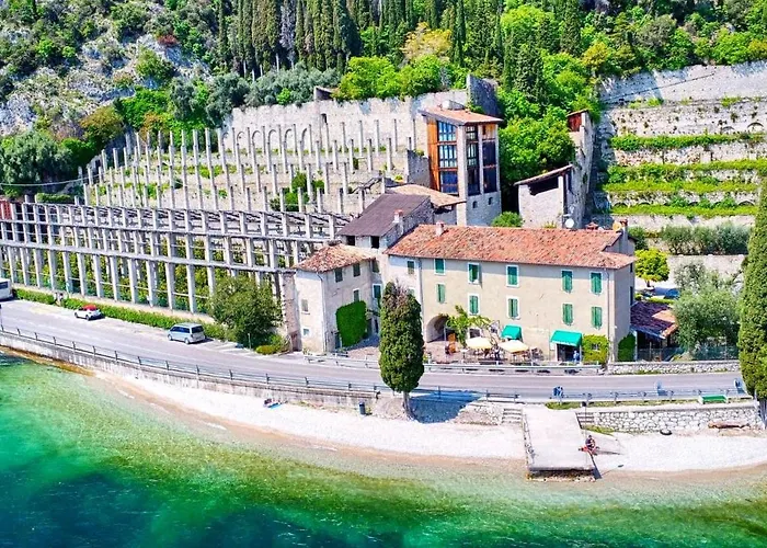Pra De La Fam Hotel & Apartments Tignale