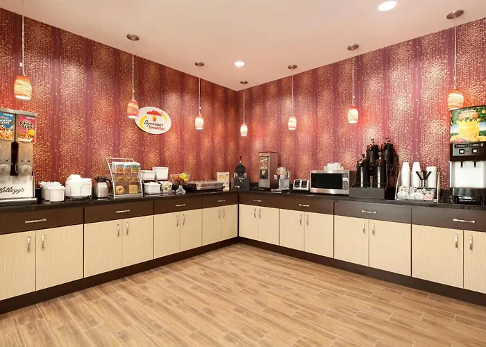 Super 8 By Wyndham Carrizo Springs Motel