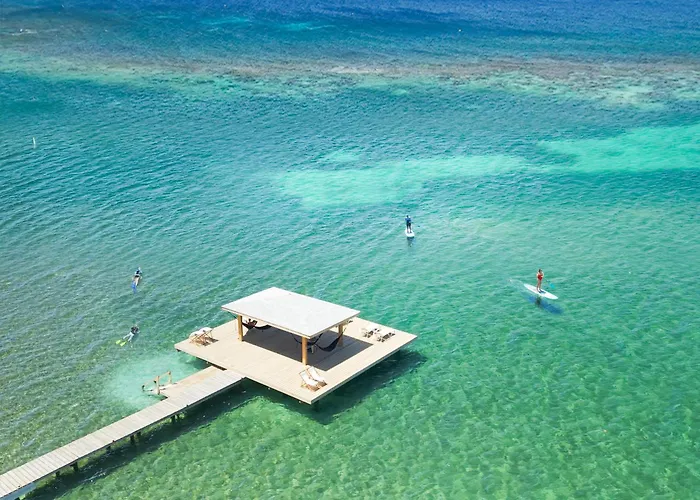Puerta Azul Hotel Sandy Bay