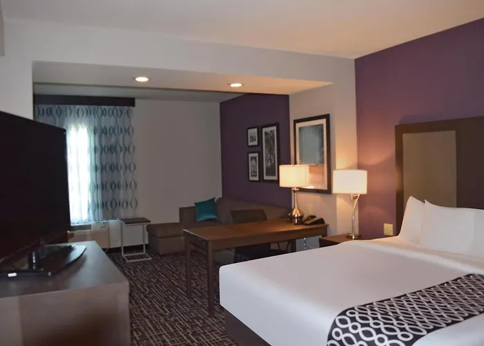 La Quinta By Wyndham York Hotel