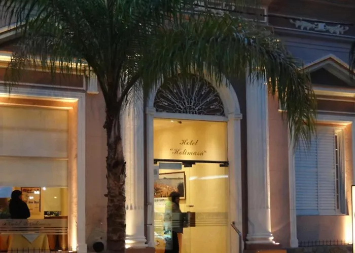 Hotel Holimasú Colón