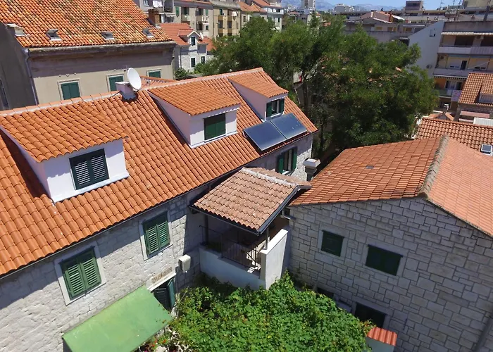 Apartment And Rooms Desideria Split