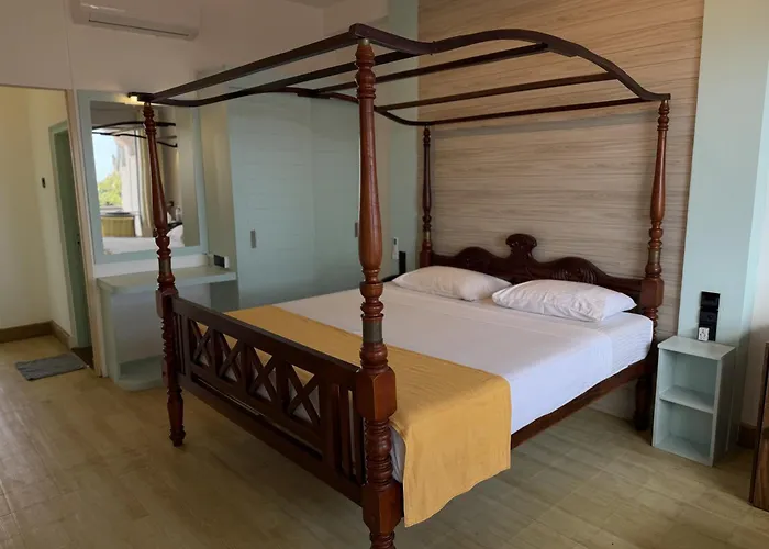 Sri Gemunu Beach Resort Unawatuna