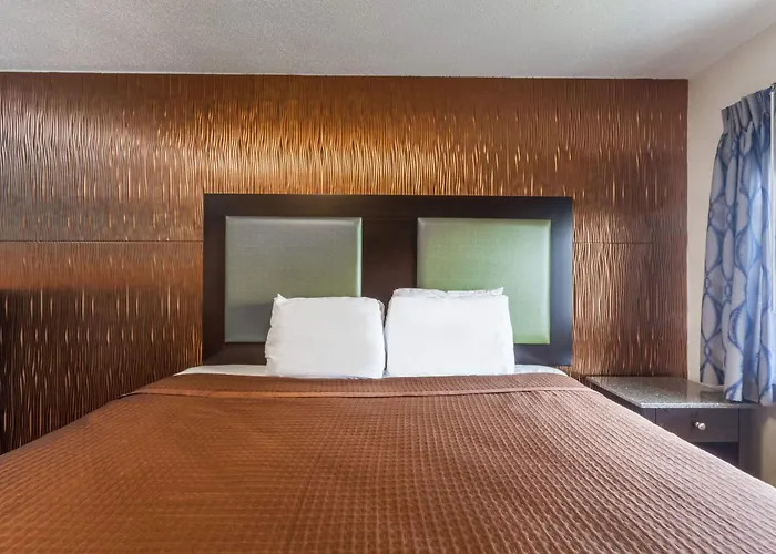 Travelodge By Wyndham South Hackensack
