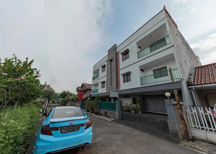 Reddoorz Plus At Buah Batu Bandung
