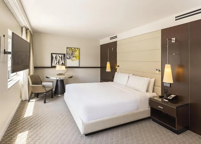 The Statler Dallas, Curio Collection By Hilton
