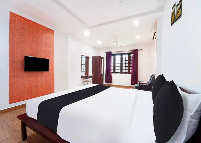 Super Townhouse City Center Ernakulam Kochi
