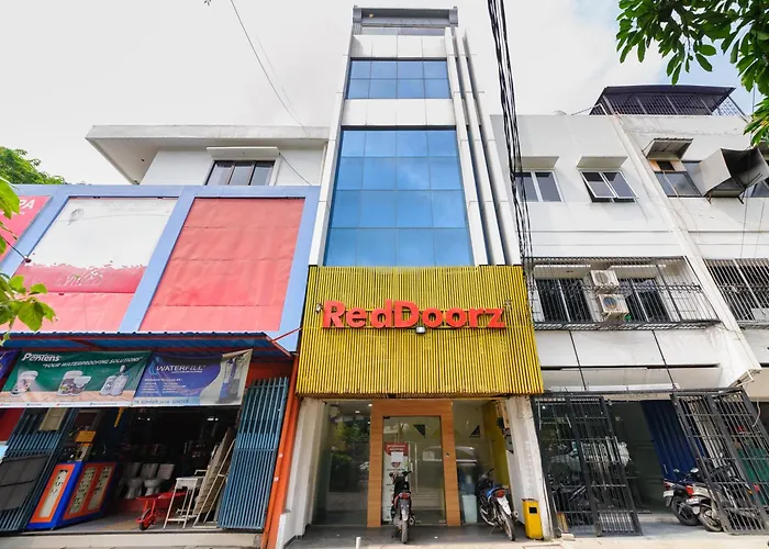RedDoorz Plus @ Danau Sunter Utara Jakarta