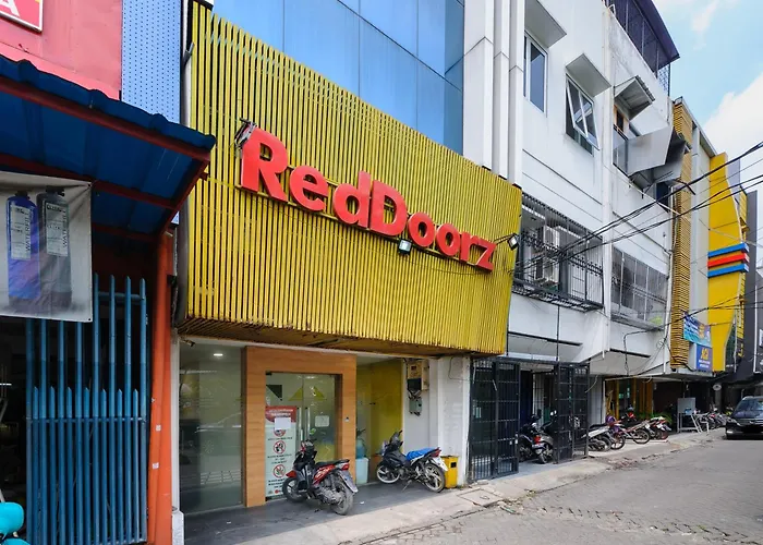 RedDoorz Plus @ Danau Sunter Utara Jakarta