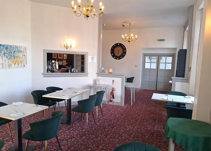 Hotel Square Tomintoul