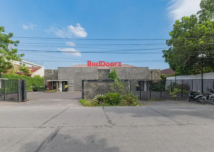 Reddoorz Plus Near Unimed Medan