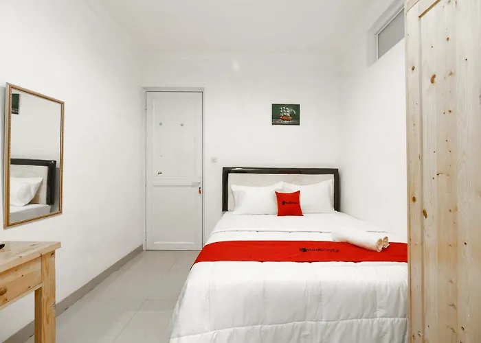 Reddoorz Syariah Plus Near Pancoran 2 Jakarta