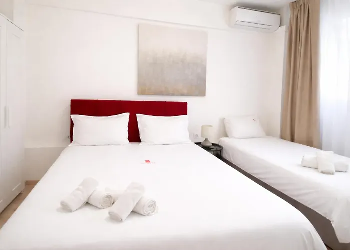 City Plaza Apartments & Rooms Selanik