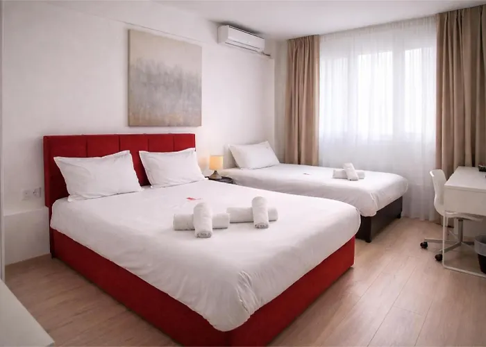 City Plaza Apartments & Rooms Selanik