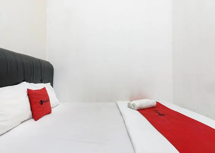 Reddoorz Near Cipinang Indah Mall Jakarta