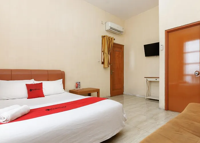 Reddoorz Near Cipinang Indah Mall Jakarta