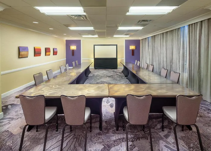 Hotel Hilton Charlotte Uptown