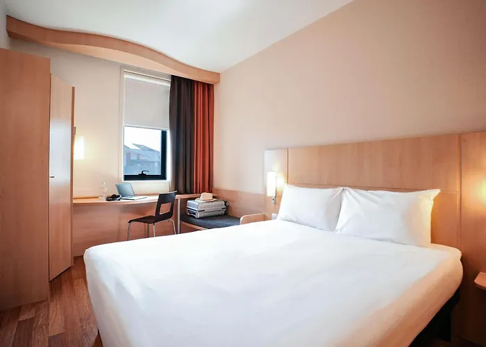 Ibis Porto Centro Sao Bento Hotel