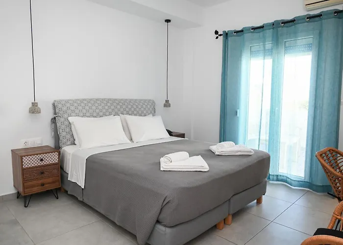Glaronisia Hotel Pollonia