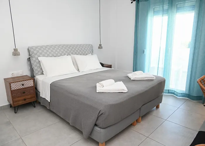 Glaronisia Hotel Pollonia