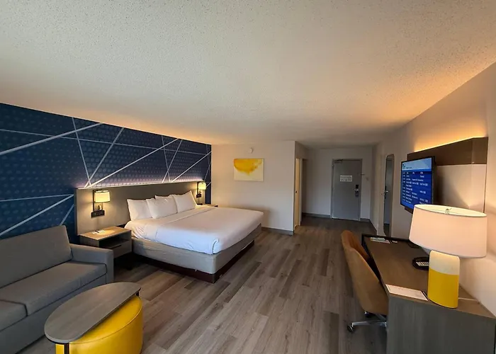 Comfort Inn & Suites Danbury-Bethel