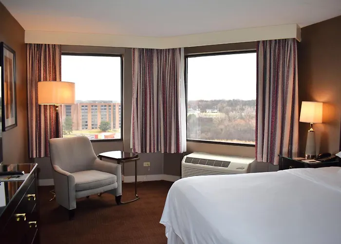 Sheraton Lisle Naperville Hotel