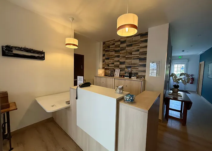 Hotel La Porte Saint Pierre-Logis Hotel Intra Muros Renove En 2026