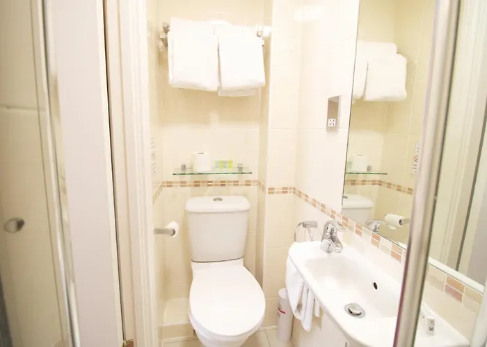Balmoral House Hotel London