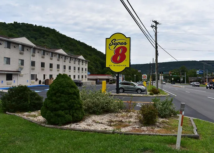 Super 8 By Wyndham La Vale/Cumberland Area Motel