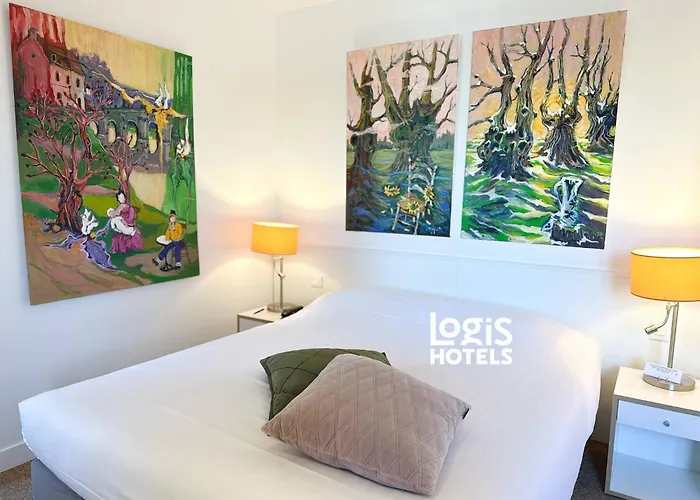 Logis Hotel La Ruche Rolleboise