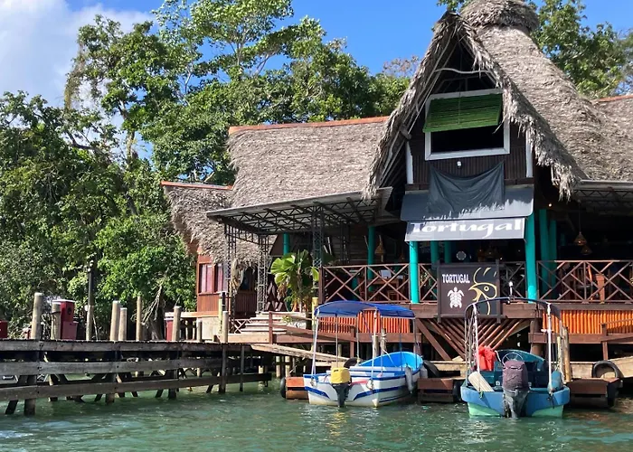 The Golden Resort - Tortugal River Lodge & Marina Río Dulce