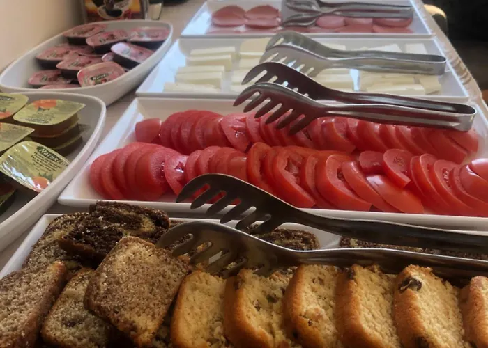 Bachos Hotel Sultanahmet Enjoy Breakfast On The Teracce With A Sea View İstanbul