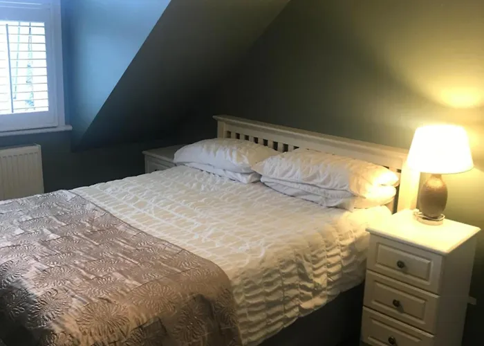 Acacia Villas Guest House Guildford